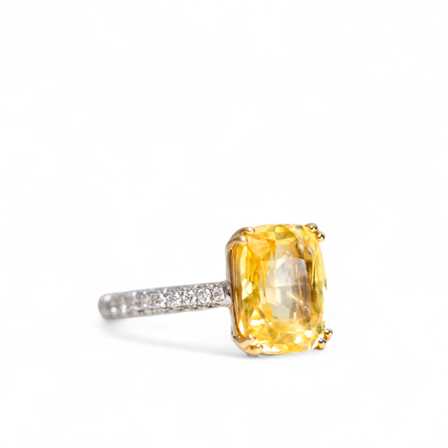 6 carat no heat elongated cushion yellow sapphire and diamond ring in 18k gold by Valentina Fine Jewellery Hong Kong. Global free shipping including USA, Australia, Canada, Singapore and Dubai