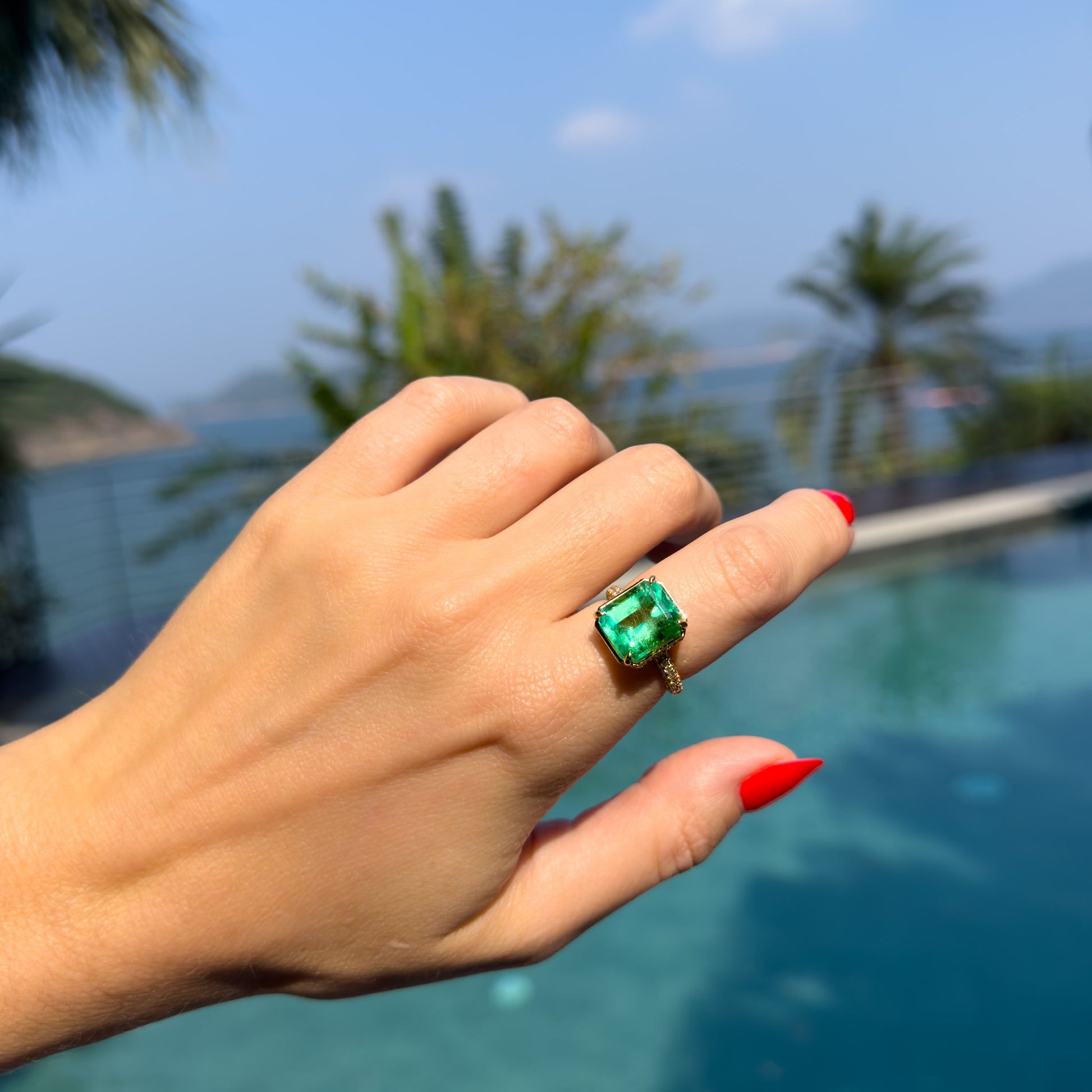 6 Carat  Emerald Ring With Diamonds in 18k gold by Valentina Fine Jewellery HK. Global free shipping including Canada, USA and Singapore.