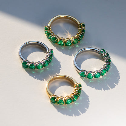 Green emerald eternity rings in platinum and 18k yellow gold by Valentina Fine Jewellery Hong Kong. Global free shipping including USA, Australia, UK, Singapore and Taiwan.