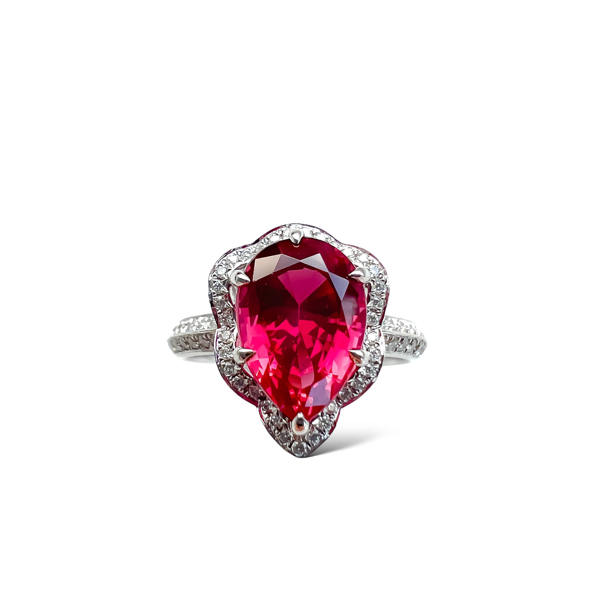 GIA Certified Red Spinel and diamond ring by Valentina Fine Jewellery Hong Kong. 红色尖晶石和钻石戒指 香港. Red spinel ring with diamonds in 18k gold