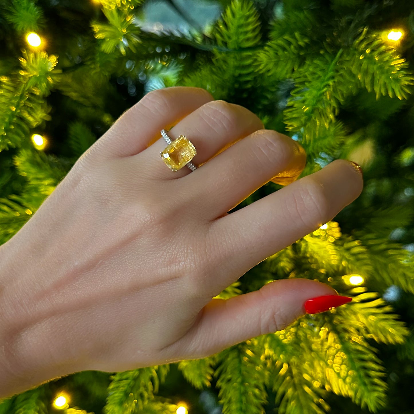 6 carat elongated cushion yellow sapphire and diamond engagement ring in 18k gold by Valentina Fine Jewellery Hong Kong. Global free shipping including USA, Australia, Canada, Singapore and Dubai