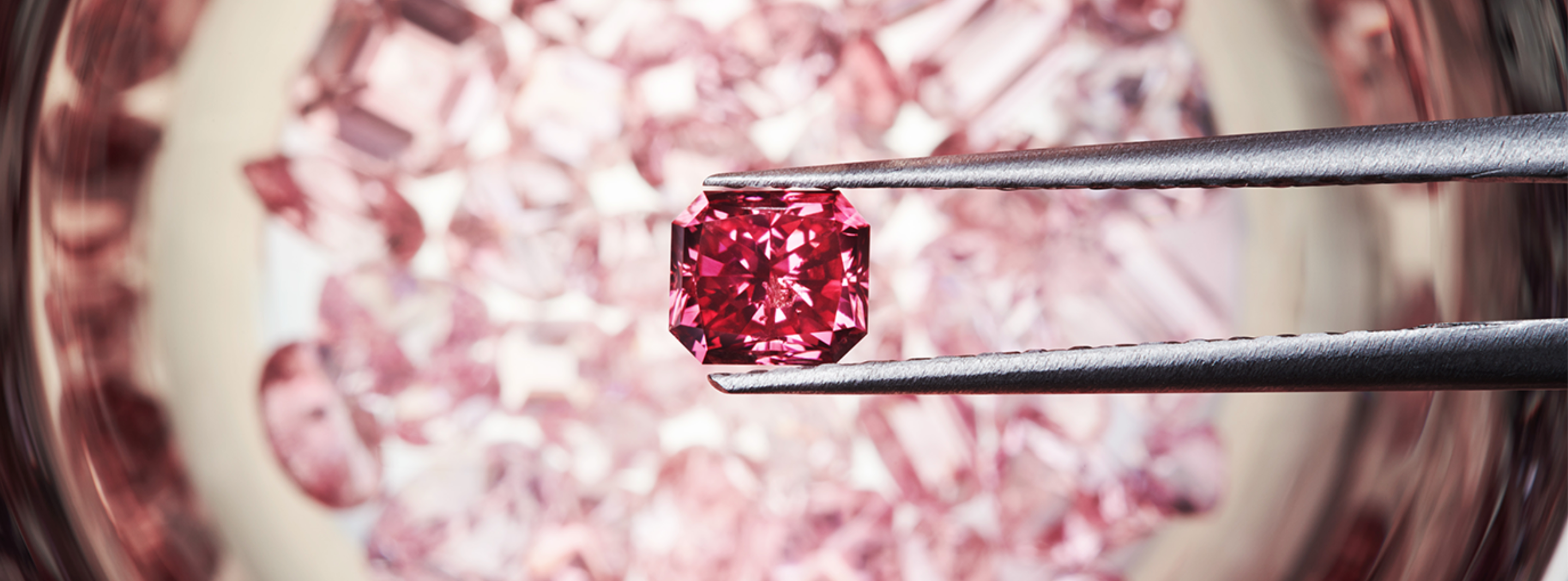 Rare, coveted Argyle mine certified pink diamonds by Valentina Fine Jewellery Hong Kong. Global free shipping including USA, UK, Australia and Europe.