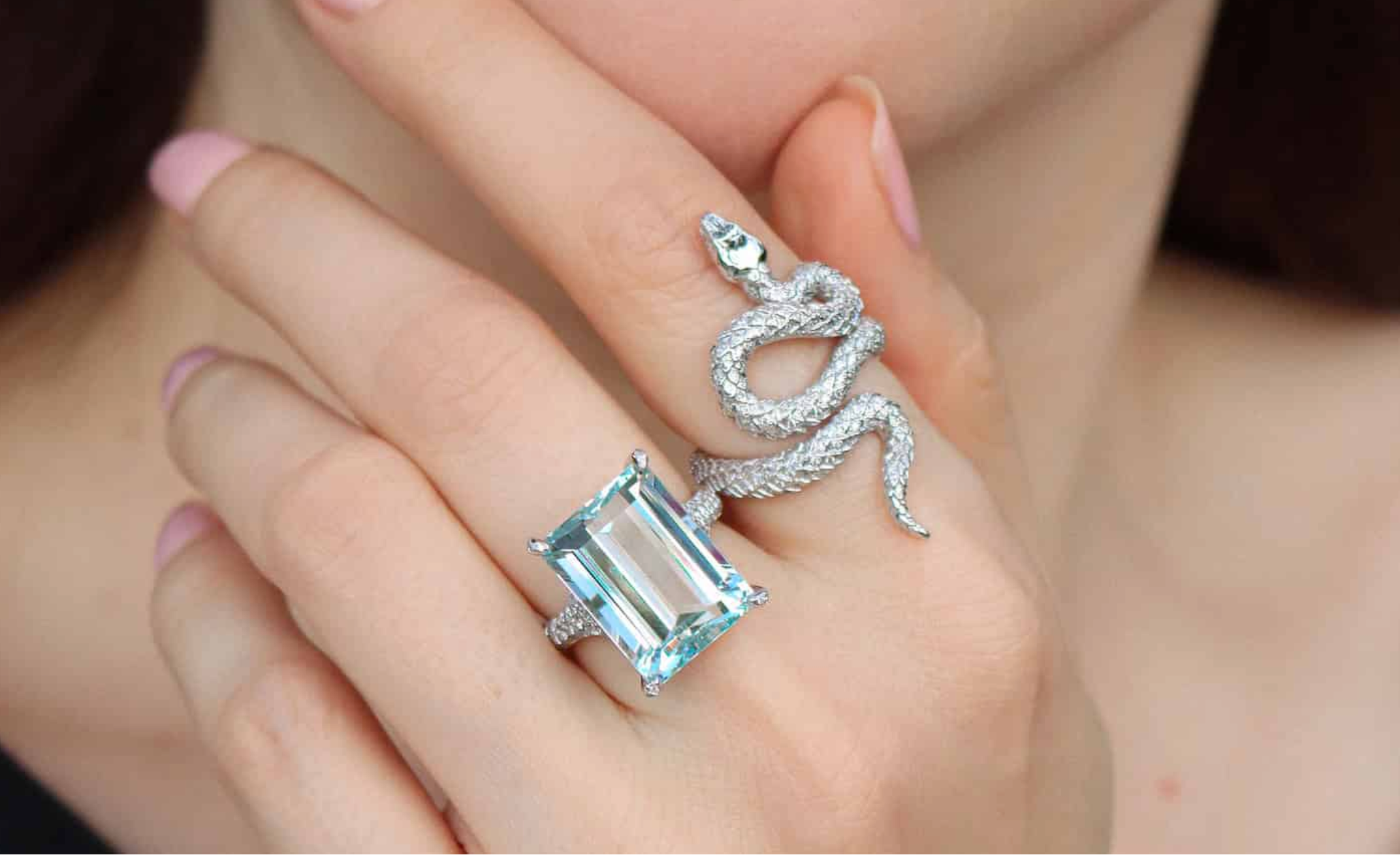 Diamond Snake Ring in 18k gold by Valentina Fine Jewellery Hong Kong as featured by Katerina Perez. Global free shipping including USA, Singapore, Dubai, Qatar and Australia. 