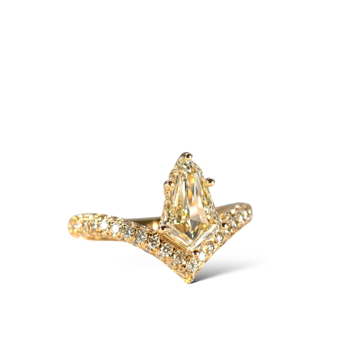 Kite Shield Cut natural diamond engagement ring in 18k yellow gold by Valentina Fine Jewellery HK. Global free shipping to all USA states, Singapore, China, Taiwan and Australia. Yellow diamond ring.