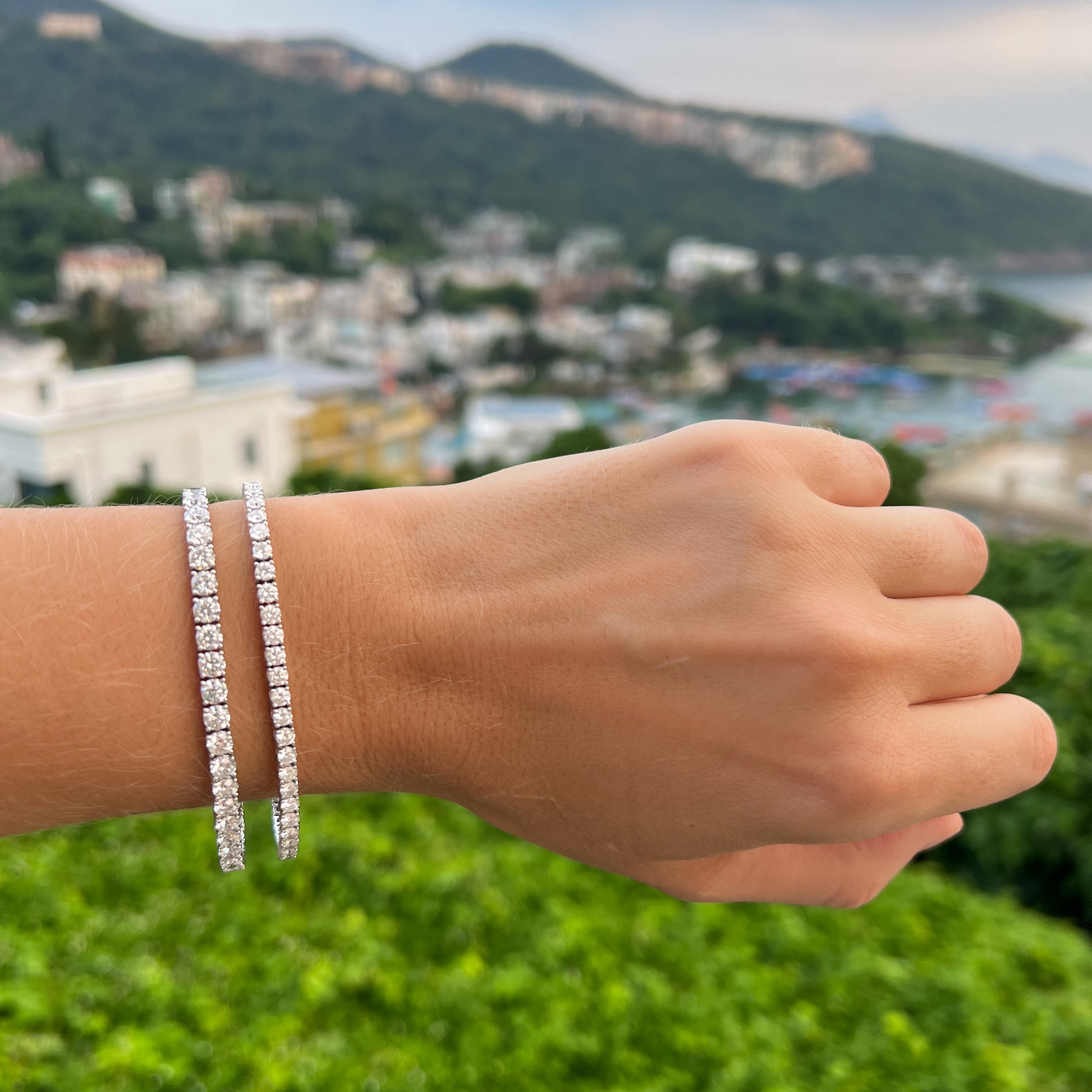 10 carat and 6 carat diamond tennis bracelet GIA by Valentina Fine Jewellery Hong Kong. Global free delivery including USA, UK, Australia and Singapore