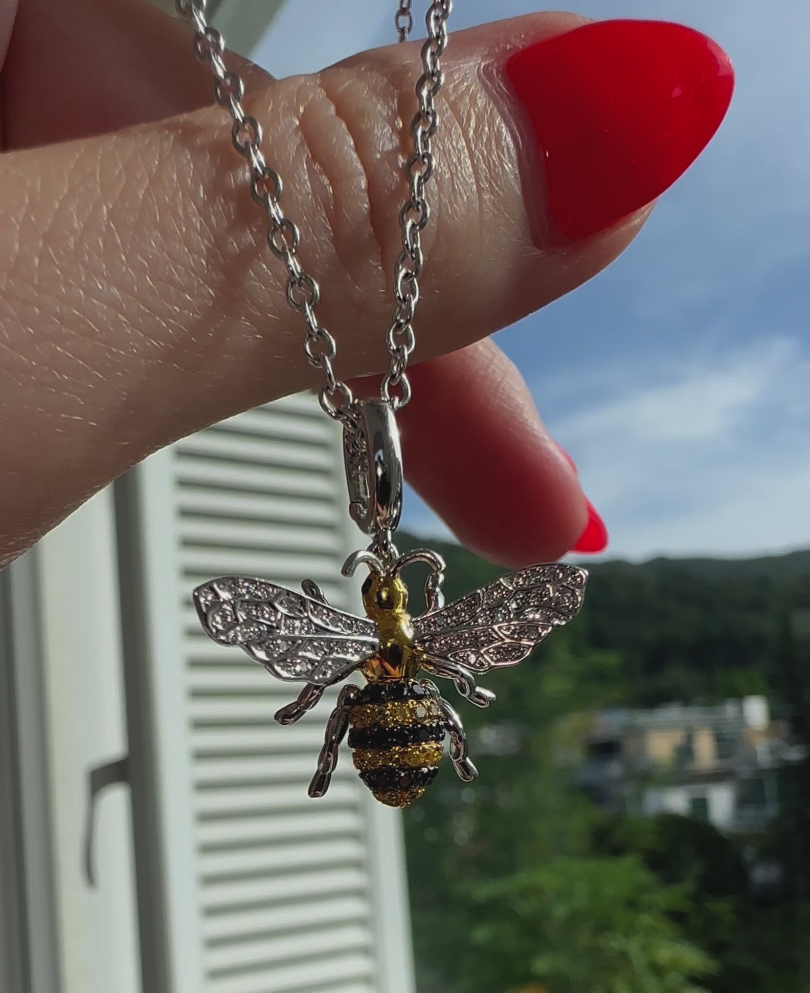 Yellow and White gold bee charm pendant necklace by Valentina Fine Jewellery Hong Kong. Global free shipping including USA, UK and Australia